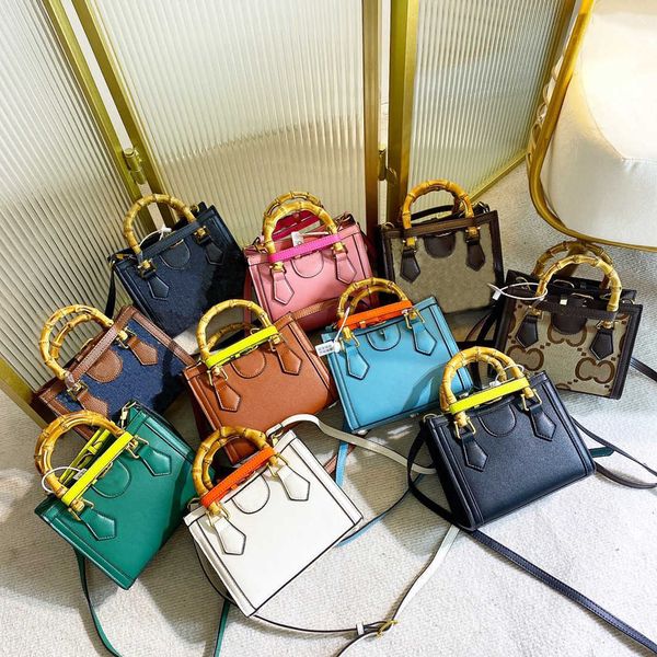 

luxury designer classic handbag adjustable shoulder strap messenger bag wooden handle leather canvas stitching tote bag 2023 new with box g1