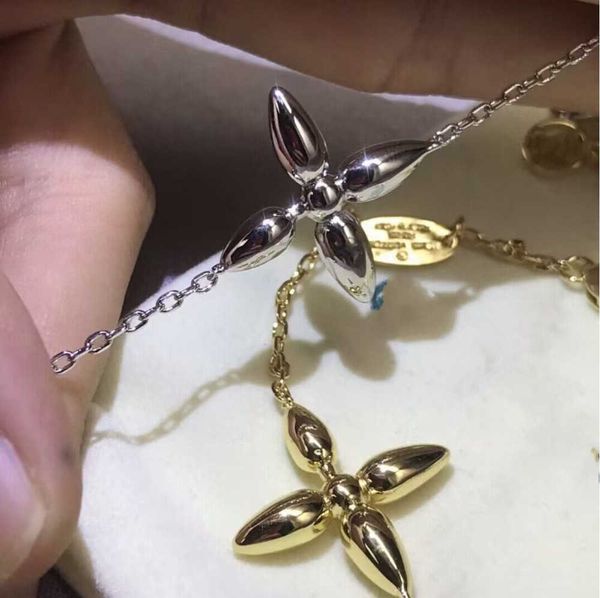 

simple luxury original designer girls women star flower bracelets elegant love 18k gold bangles v engrave fashion jewelry lady party, Golden;silver