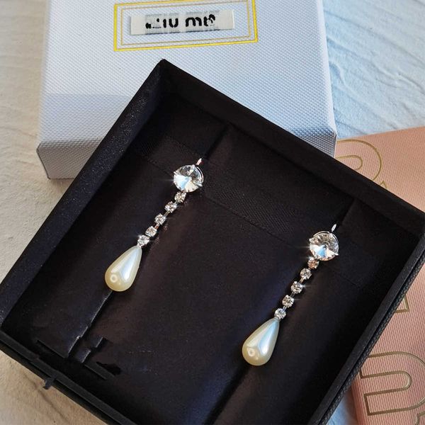 

Brand Designer MiuMiu Fashion Earrings short imitation water drop pearl crystal earrings female Diamond Earrings Valentine's Day gifts luxury Accessories Jewelry