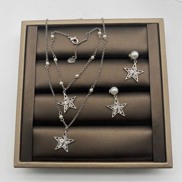 

brand designer miumiu fashion earrings pearl pentagonal star studded with diamond simple and versatile earrings jewelry female straight acce, Golden