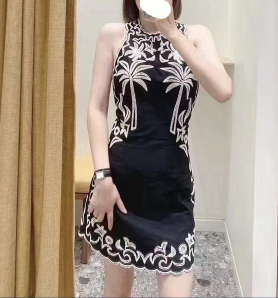 

new san-d23 summer black embroidered sleeveless dress with round neck hollow out style waist wrapped a-line short skirt, Black;gray