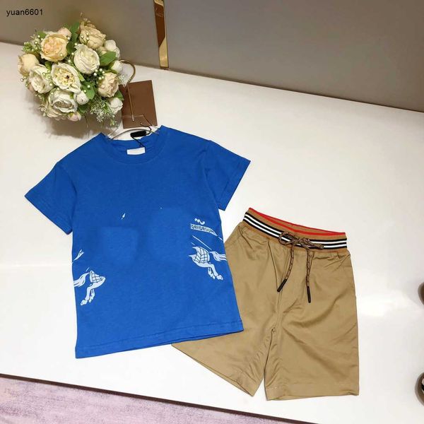 

luxury tracksuits designer baby clothes kids suits size 100-160 cm 2pcs knight printed t-shirt and striped waist lace-up shorts june25, White