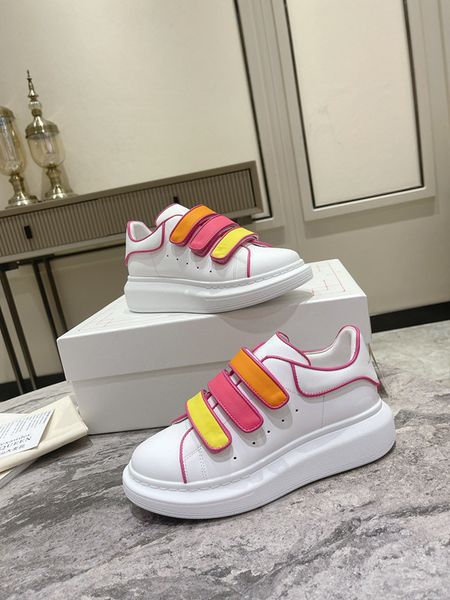 

mens women classic casual shoes sneakers vintage platform print multicolor letter trainer sneakers strawberry designer outdoor 0815, Black
