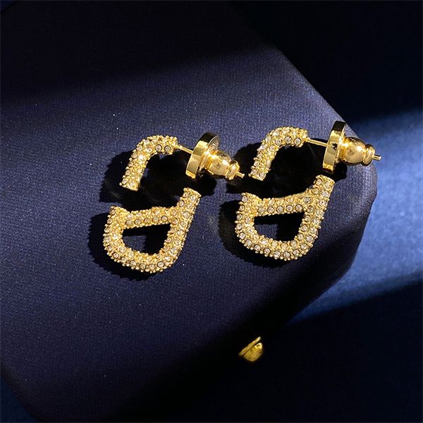 

gold letter v earring logo stud earing women fashion hoop designer jewelry valentinolies crystal pearl earrings luxury woman vlogo 43547, Golden;silver
