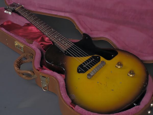 

rare 1957 junior sunburst dark brown heavy relic electric guitar one piece mahogany body & neck, p-90 dog ear pickup, wrap around bridge