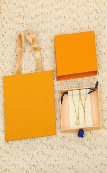 

designer women necklaces fashion heartshaped letter pendant luxury brand classics womens jewellery couples memorial 1646384, Silver