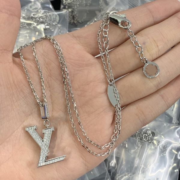 

luxury designer elegant gold and silver bracelet luis fashion women's letter pendant clover bracelet wedding vuttonity special design j, Golden;silver