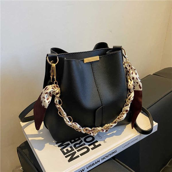 

shopping bags trend texture women bag new leisure womens fashion retro messenger silk scarf portable bucket