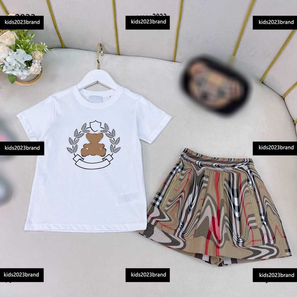 

designer tracksuits kid sports sets baby suit 2pcs crewneck t-shirt and fashionable khaki shorts ing, White
