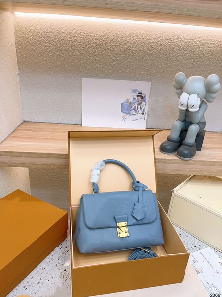 

fashion handbag lady madeleine bb shoulder messenger bag silk scarf clutch luxury wallet embossed high-quality luxury leisure cluny twist sh