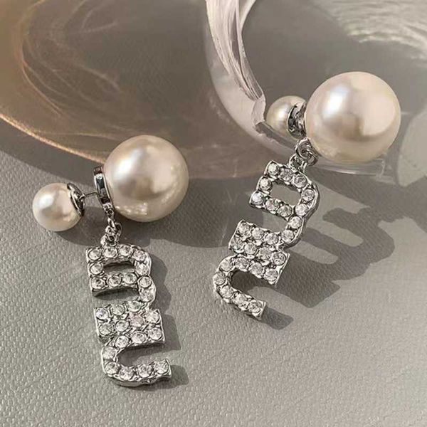 

Top Designer MIUMIU Fashion Earrings Diamond Inlaid Letter Size Pearl Celebrity Temperament Light Luxury High Grade Earrings Female gift Accessories Jewelry