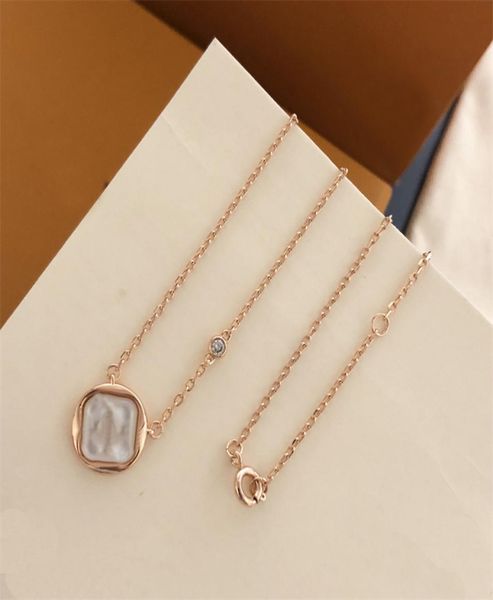 

fashion jewelry necklace luxury designer women pearl pendant necklaces with flowers pattern 3 colors optional girl party gift high2205984, Silver