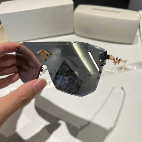

2023 fashion designer versages sunglasses men's women's vercaces sunglasses fashion large box conjoined mirror outdoor sunshade fe, White;black