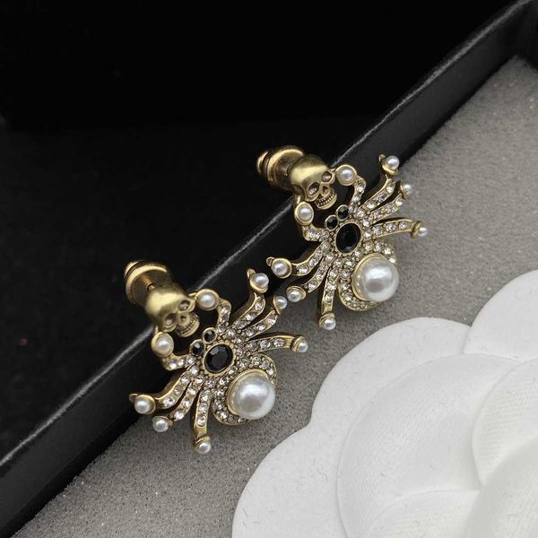 

fashion designer alexander queen spider skull earrings women's advanced temperament style pearl full bead geometric earrings, Golden