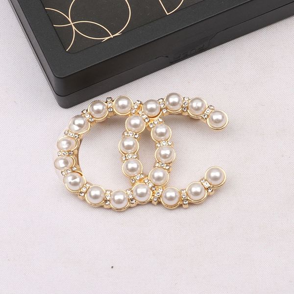 

9074fashionable pearl brooch temperament women's diamond brooch gold and silver letters christmas holiday gift, Gray
