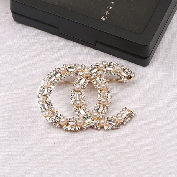 

9106new style inlaid fashionable pearl brooch temperament women's diamond brooch gold and silver letters christmas gift hit the trend, Gray