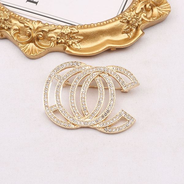 

9088new style inlaid fashionable pearl brooch temperament women's diamond brooch gold and silver letters christmas gift hit the trend, Gray