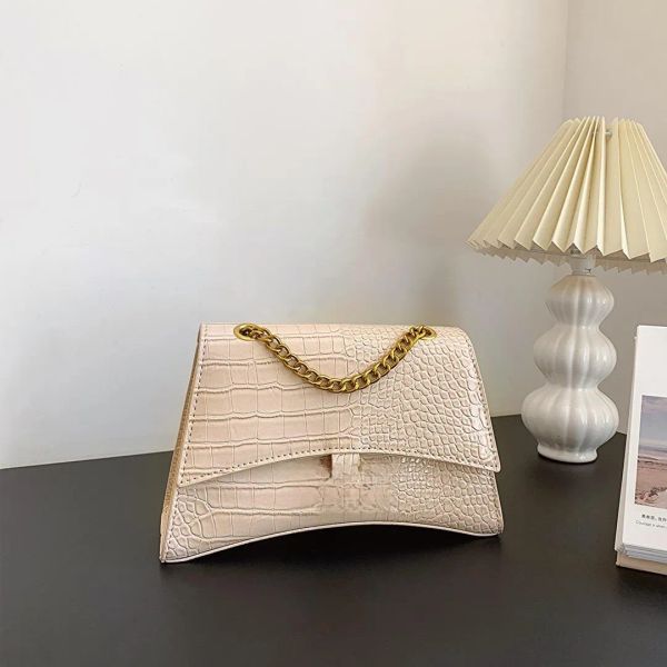 

large-capacity underarm bag hourglass shoulder horizontal bag designer handbag half moon tramp buckle mini pure crocodile skin single handle