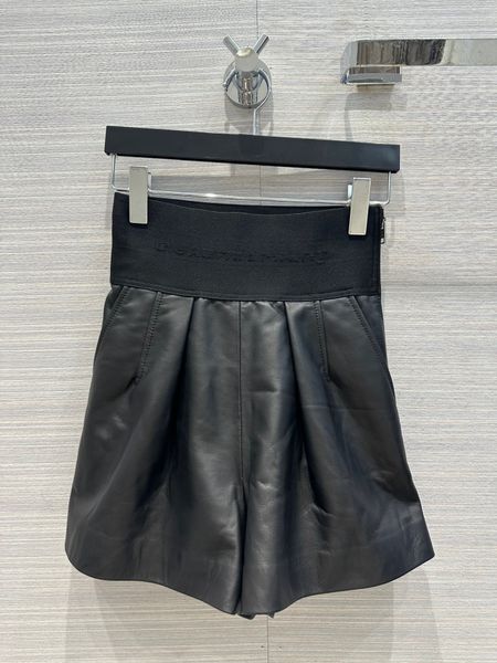 

2023 winter women's shorts luxury designer women black leather shorts for autumn lady casual high waist loose mini shorts fashion, White;black