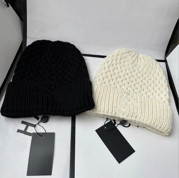 

2023 autumn winter style beanie hats men and women fashion letter universal knitted cap autumn wool outdoor warm skull caps, Black;white