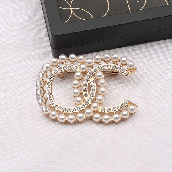 

9047fashionable pearl brooch temperament women's diamond brooch gold and silver letters christmas holiday gift, Gray