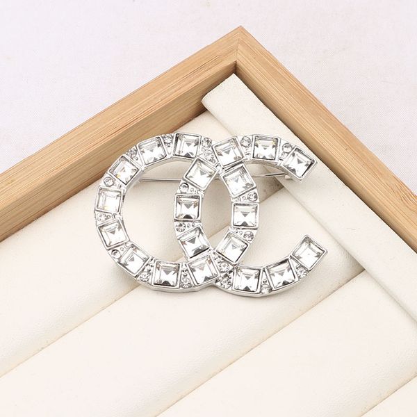 

9095new style inlaid fashionable pearl brooch temperament women's diamond brooch gold and silver letters christmas gift hit the trend, Gray