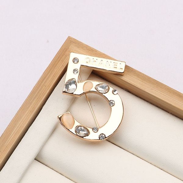 

9098new style inlaid fashionable pearl brooch temperament women's diamond brooch gold and silver letters christmas gift hit the trend, Gray