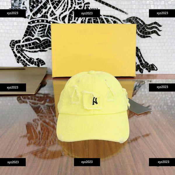 

23ss baby caps broken holes and old designs hat kids accesories designer hats baseball cap new arrival complete labels, Yellow