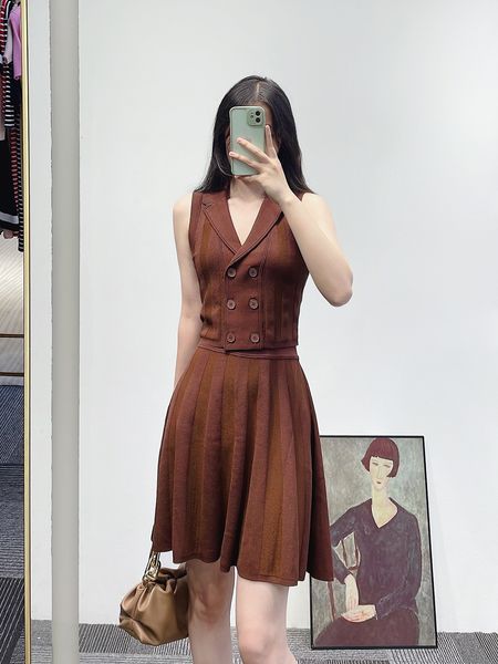 

sandro set light luxury double breasted suit collar sleeveless knit vest+pleated skirt set, Black;gray