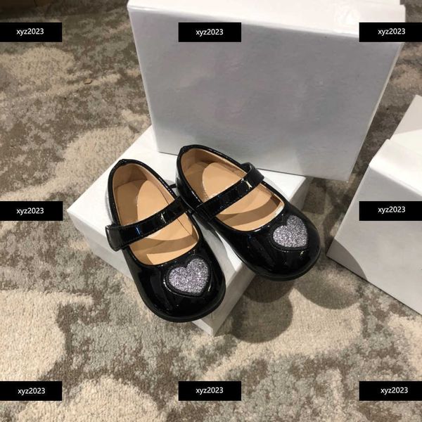 

23ss baby shoes girls first walkers heart pattern box packaging 2023 new products rubber spring size 20-25 insole length12.5-15.5 cm