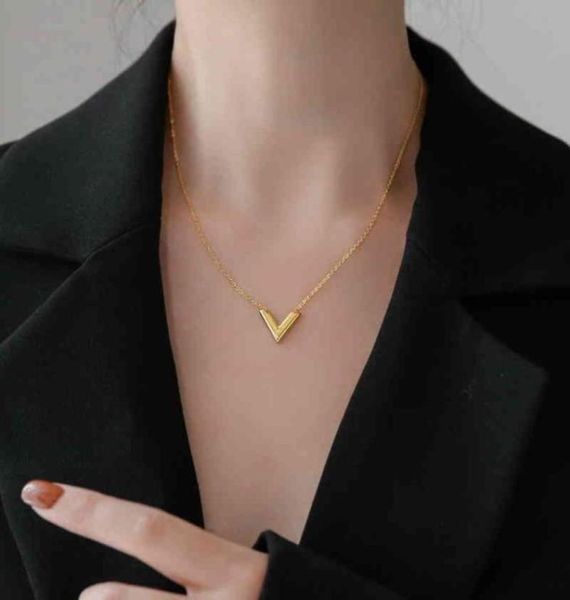 

luxury designersterling silver trendy v letter ladies pendant necklace jewelry for women wedding no fade35653575569122