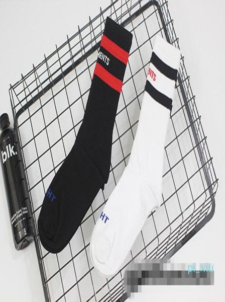 

vetements socks mens socks teenager hip hop style white black long sockings letter embroidery athletic leg warmers stripe socks 028064827