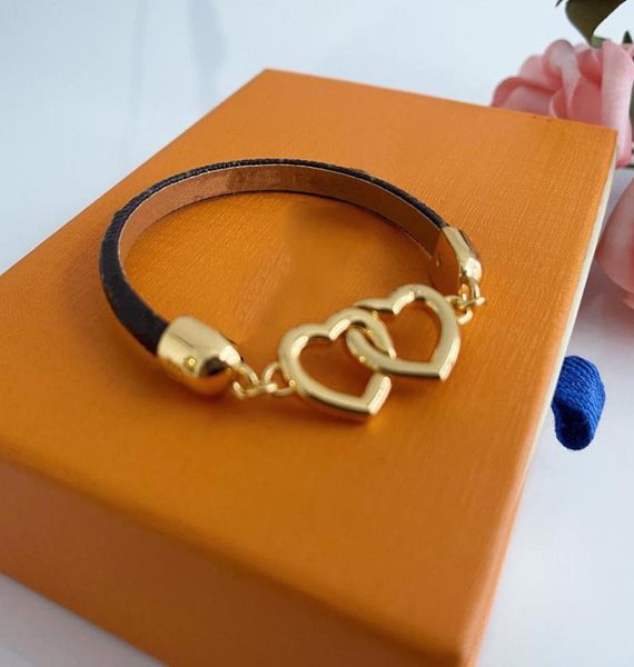 

europe america fashion style charm bracelets lady 316l titanium steel engraved letter 18k plated gold luxury designer bracelet wit9865013, Golden;silver
