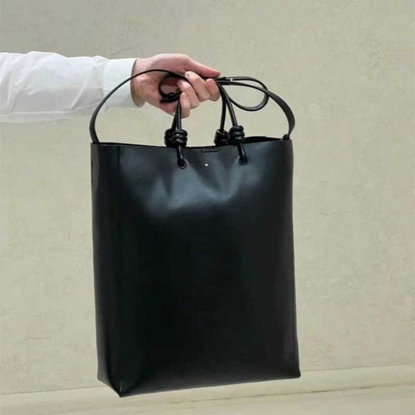 

luxurys tote jil san solid color vertical square versatile tote handbag for early autumn 230815