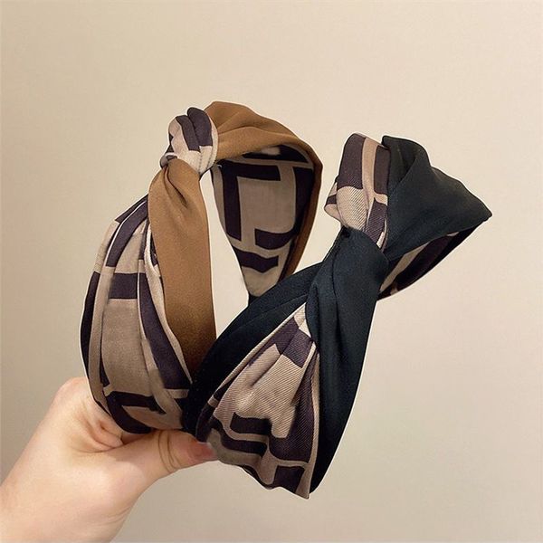 

elegant fashion style headbands anti slip women versatile hair accessories temperament headbands retro wide brimmed pressed hair headwear