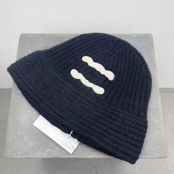 

new designer brand brimless hat for men and women in winter high-quality knitted hat with printed letters wool hat neutral warmth skull hat, Blue;gray