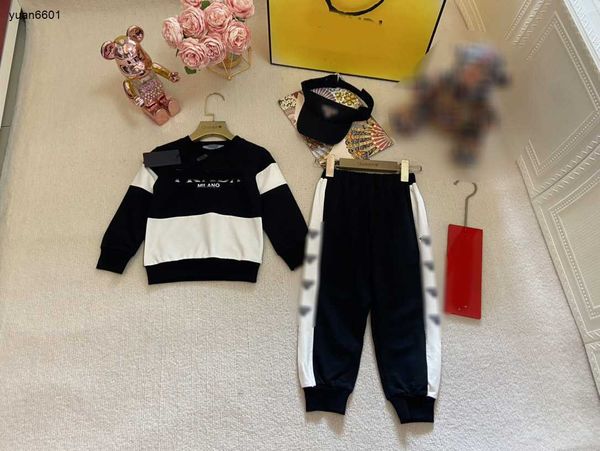 

luxury designer baby autumn sets kids tracksuits size 100150 cm 2pcs contrast stitching design round neck sweater and elastic waist pants au, White