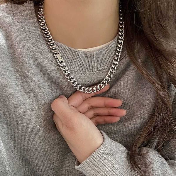 

designer necklaces b cuban chain fashion brand high-grade hundred with light luxury niche ins personalized custom colorless titanium steel, Silver