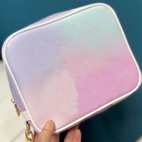 

2022 new gradient cosmetic bag cases wash bag colorful large capacity wallet wrist bag 40066168p