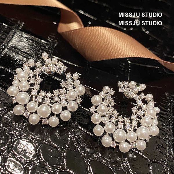 

pearl irregular round c earrings small and luxury high grade zircon earrings autumn and winter new 925 silver needle, Golden