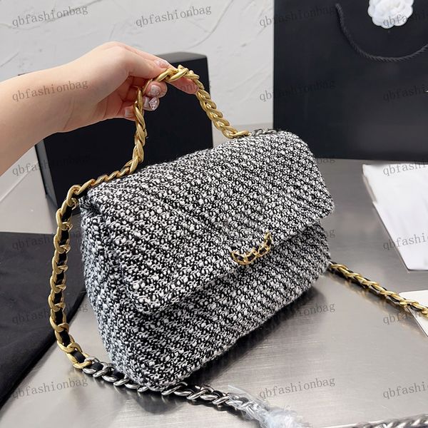 

19 designer womens shoulder bag chain bag woolen tweed diamond hardware metal luxury handbag matelasse chain crossbody bag makeup bags mobil
