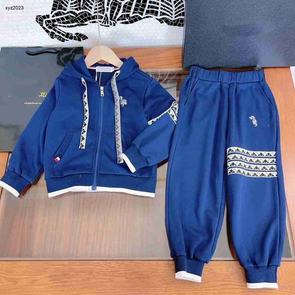 

23ss kids designer clothes fashion child autumn sets size 100-150 cm 2pcs hooded zippered jacket and pants with elastic hems aug10, White