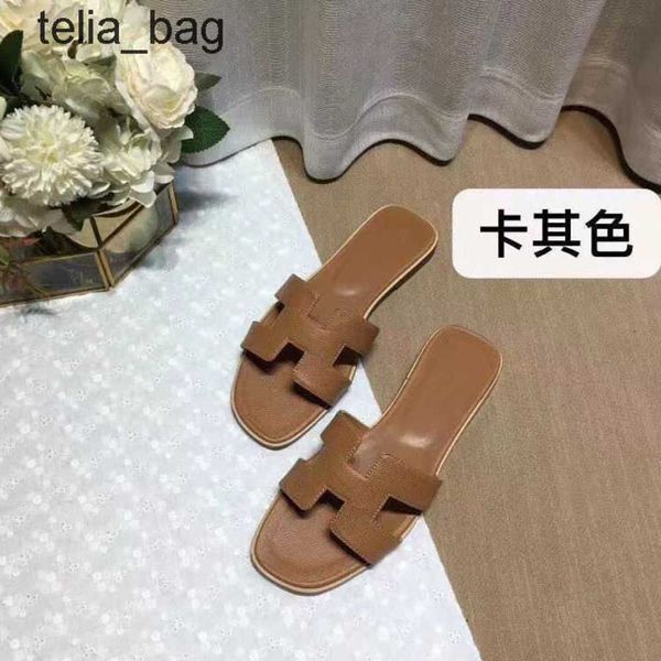 

designer hermzs summer slipper slippers 2023 bear women's sandal shoes baida oran color matching leather flat sandals for tourism litch