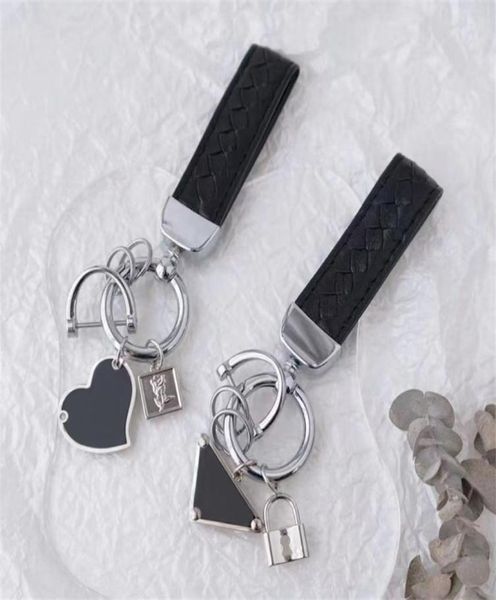 

high qaulity key rings classic letters black white silver buckle keychain designers brands luxury fahsion key chain keyring2004576, Slivery;golden