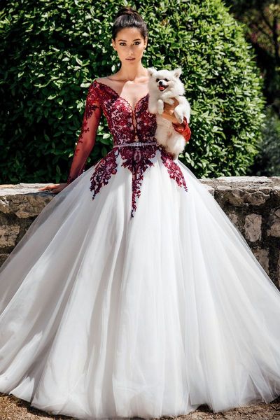 

2023 a line wedding dresses jewel neck burgundy lace appliques crystal beads illusion long sleeves bridal gowns wedding dress sheer back swe, White