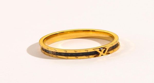 

luxury jewelry designer rings women 18k gold plated stainless steel love wedding supplies faux leather ring fine carving finger ri8976734, Slivery;golden