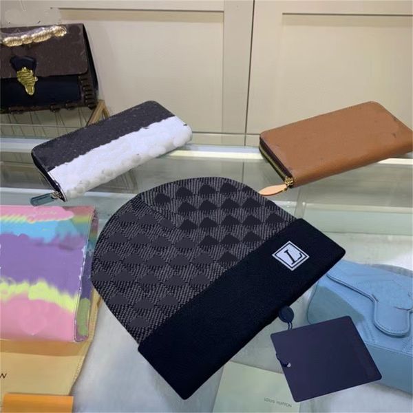 

2023 high end designer leisure sport mens autumn letter thermal hat womens winter ski bonnet fashion skull cap, Blue;gray