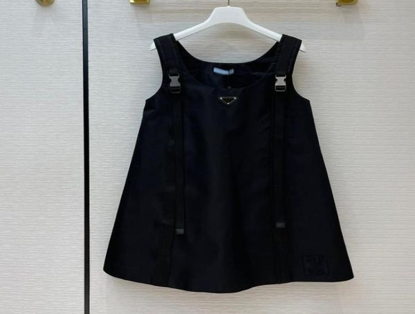 

2021 early spring new black sleeveless aline dress women fashion temperament triangle badge embroidery vest dress2134569, Black;gray