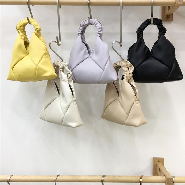 

evening bags 2023 franch niche design women's cloud bag ruched pu leather shoulder for female ladies fashion handbag 230821