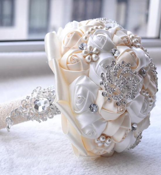 

silk wedding bridal bouquets with handmade flowers luxury peals crystal rhinestone rose wedding supplies bride holding brooch bouq6774633